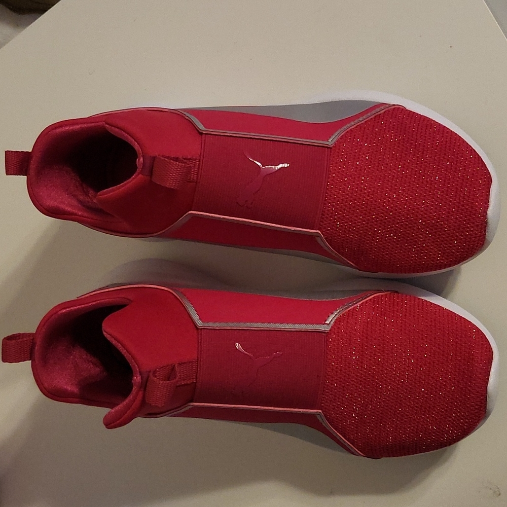 Puma Size 36 / 4.5 Big Kids Pink
